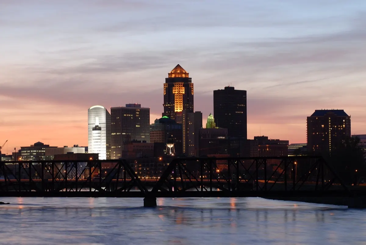 Des Moines, Iowa downtown skyline