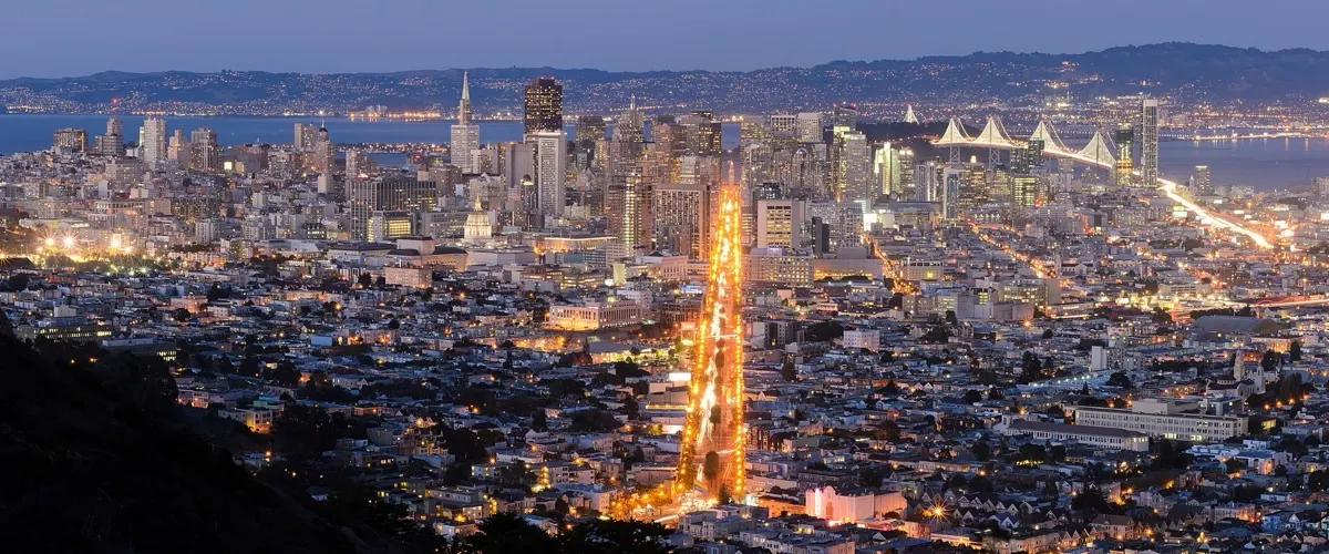 Panorama of the San Francisco skyline and bay seen from Twin Peaks